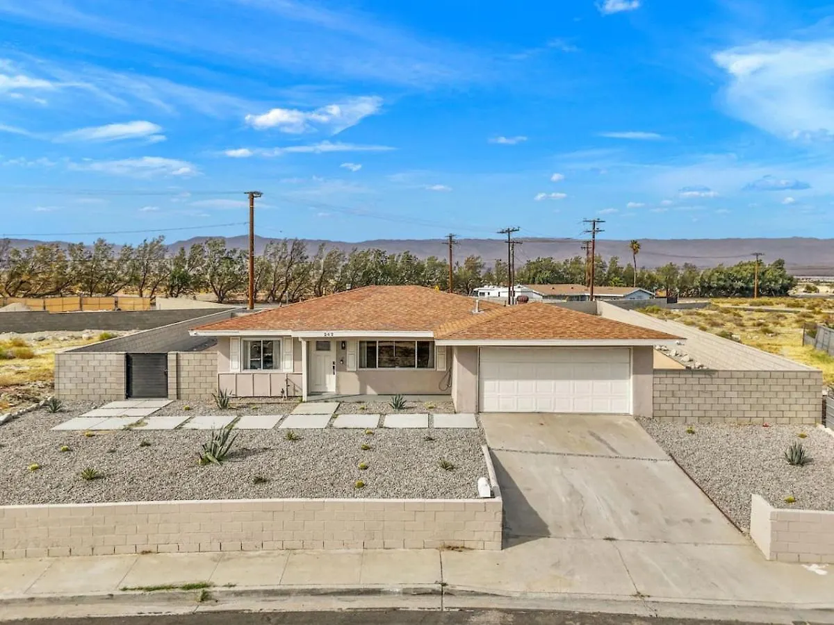 Sunview Paradise By Rather Be Properties Palm Springs Holiday home